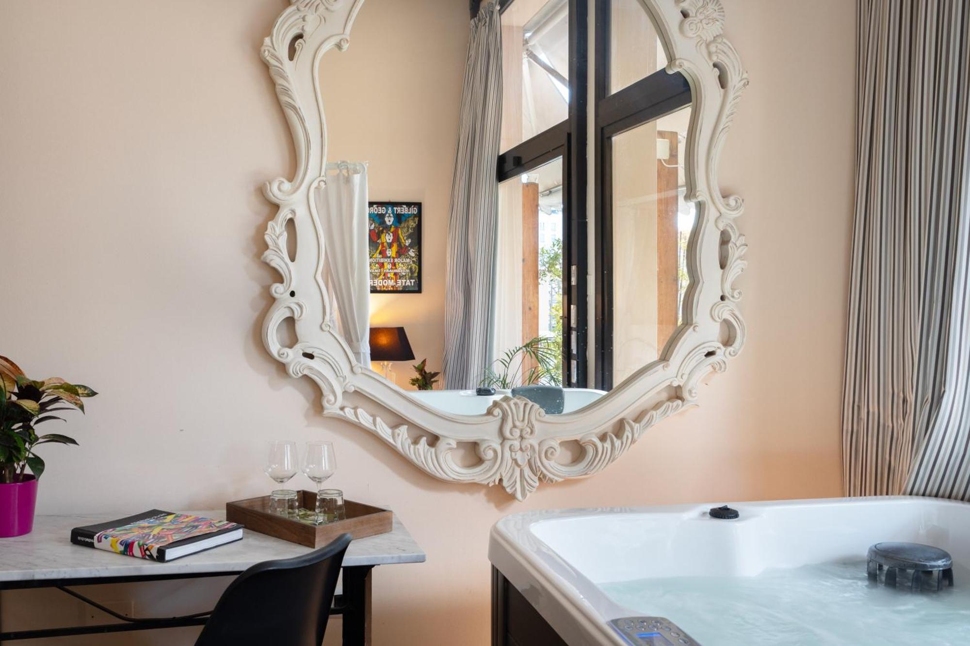 Snob Luxury Suite Cagliari Esterno foto